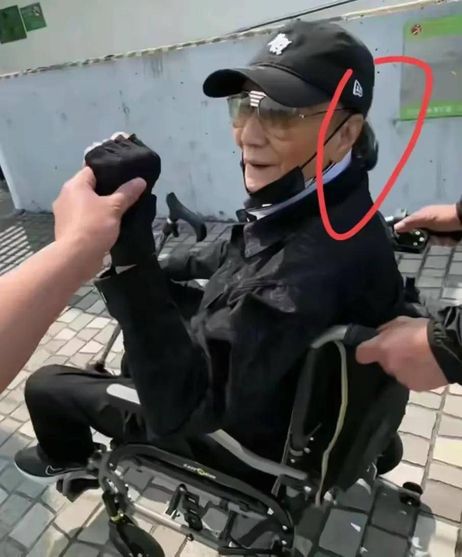 谢婷婷二胎临近生产，晒孕肚曝性别，小8岁白人男友是高管