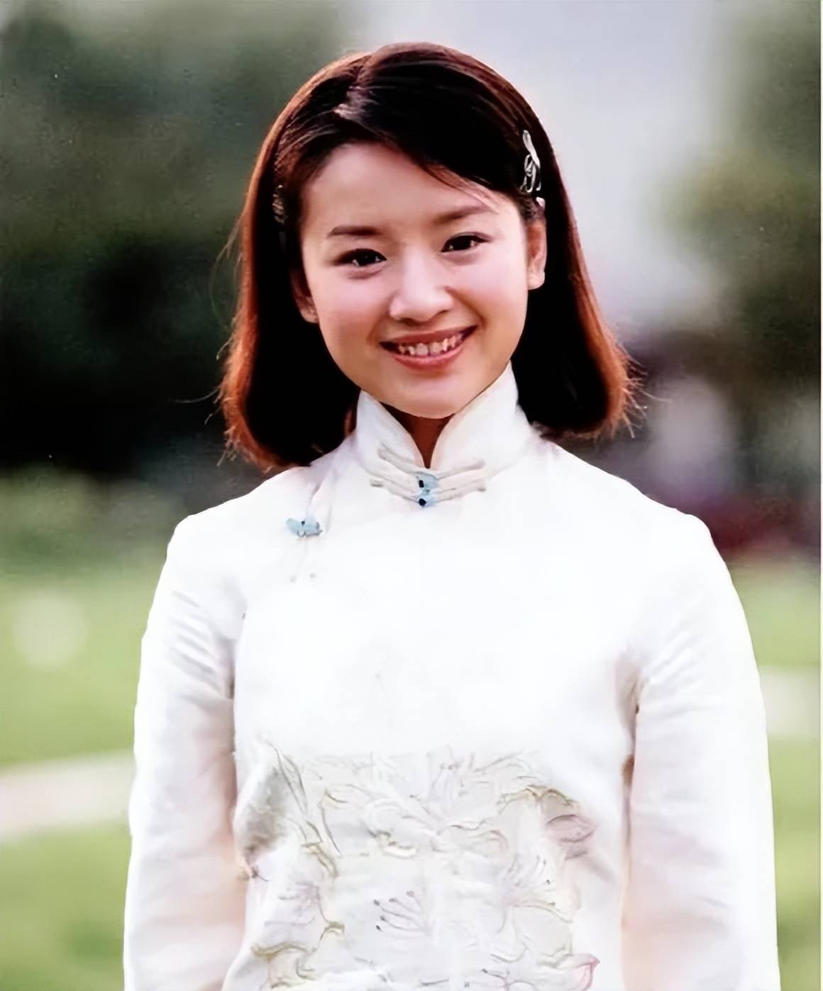 6686体育平台45岁董洁穿瑜伽服现身辽宁素颜照曝光皮肤身材如少女(图10)
