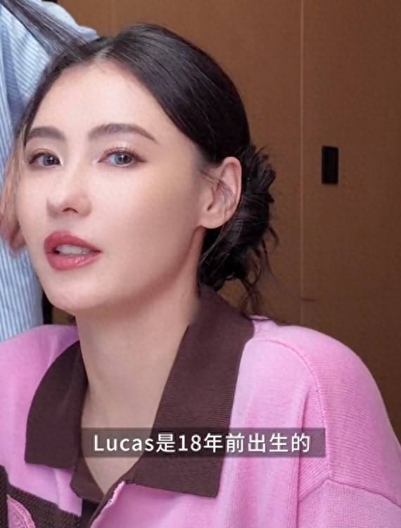 张柏芝的三儿子已长成大小伙，持续冷对四胎传闻，享受带娃的生活