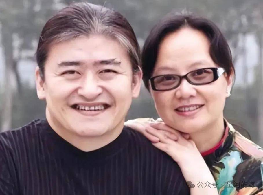 刘欢近况曝光，肚腩消失、脚已复健，62岁迎来新人生转折！