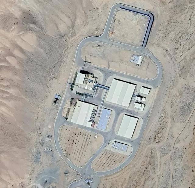 一张中东卫星图像，让美国发现不对劲：紧急部署杀手锏武器
