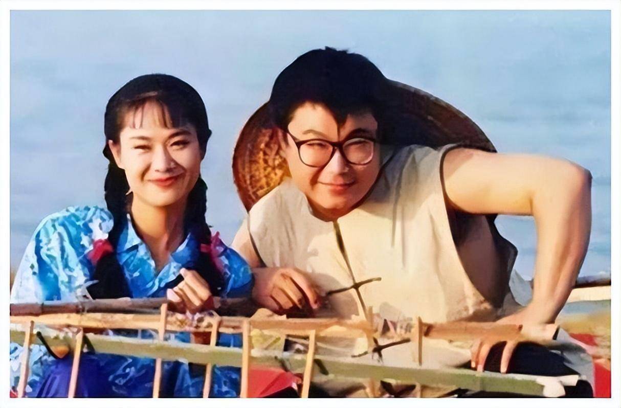 尹相杰现状：靠接商演生活，身形消瘦判若两人，和小妻子很恩爱
