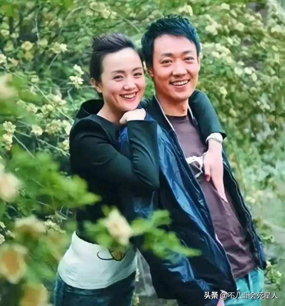 曝朱媛媛生病照，辛柏青隐瞒近月，小动作暴露悲伤