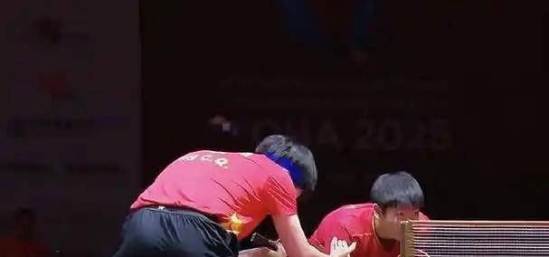 郭焱还原王楚钦球拍损坏经过 体育界应引以为戒