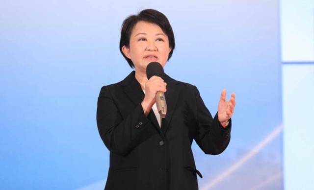 朱立伦退位是假，跑路是真！岛内很清楚，解放军到了开火最后一步