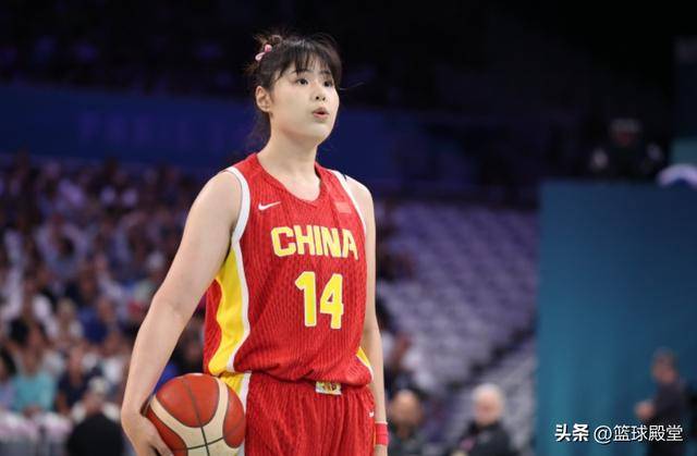 原创             曝李月汝缺席亚洲杯，张子宇可能也无缘参加，内线压力巨大！
