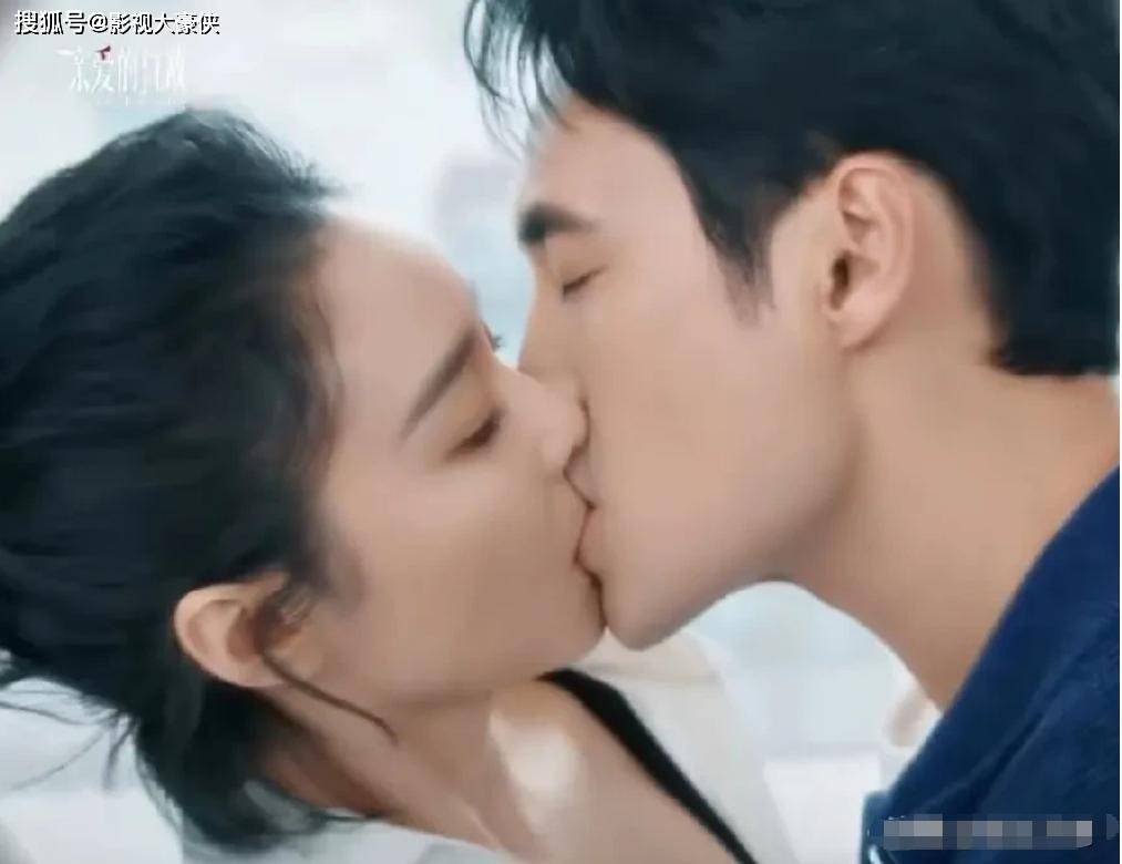高叶被导演要求吃大蒜再接吻，袁弘硬塞她嘴里，大嫂一脸嫌弃！