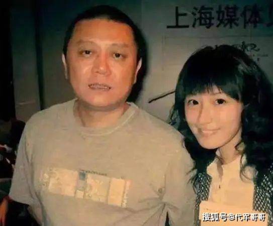 风流才女徐静蕾：王朔为她离婚，和黄立行隐居国外，只恋爱不结婚