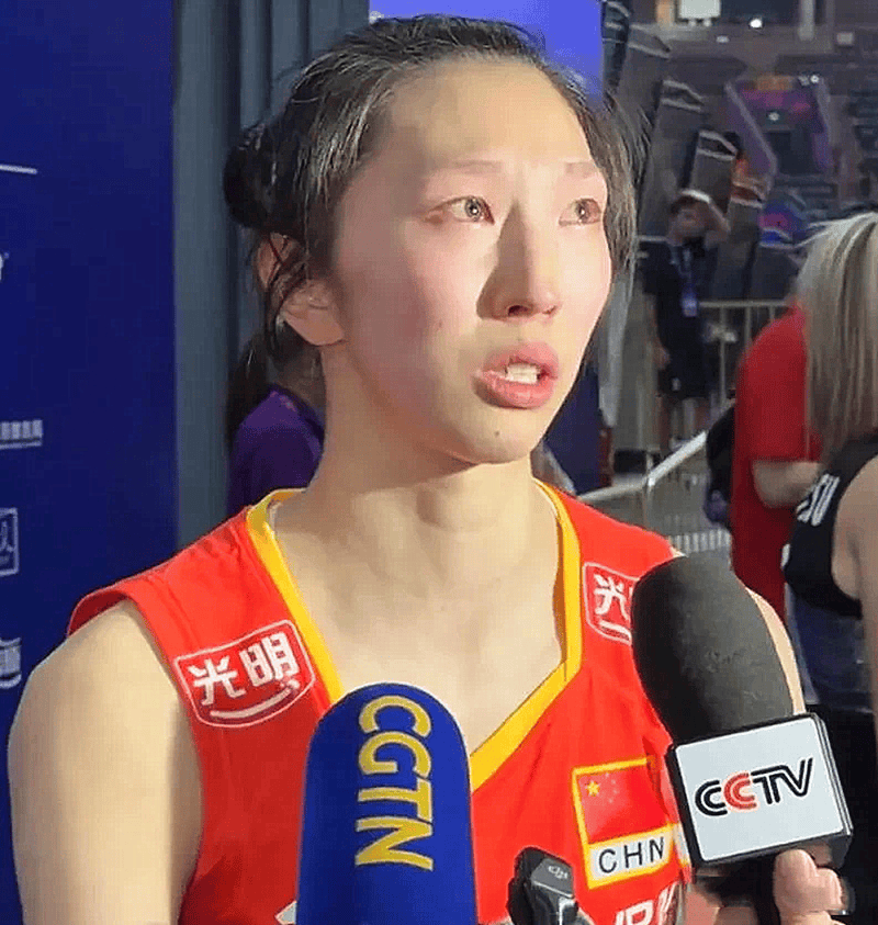 原创             李盈莹随队出征！中国女排PK两大豪强，对战日本女排，恐遭遇苦战