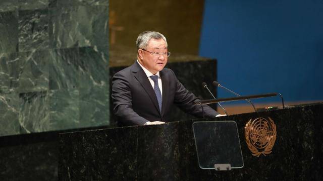 伊朗亮出中国“三重身份”求救，中方打出3张牌，已是仁至义尽？