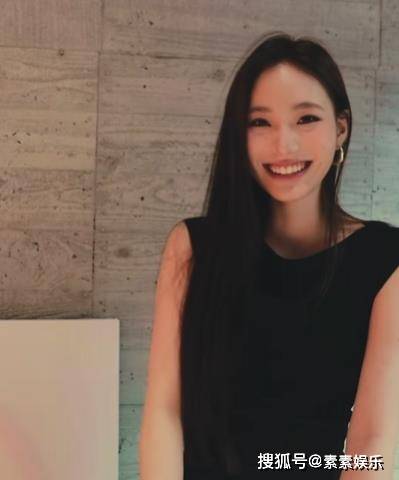 小S二女儿疑似整容，外貌模样大变，小S为女儿举办画展却关闭评论