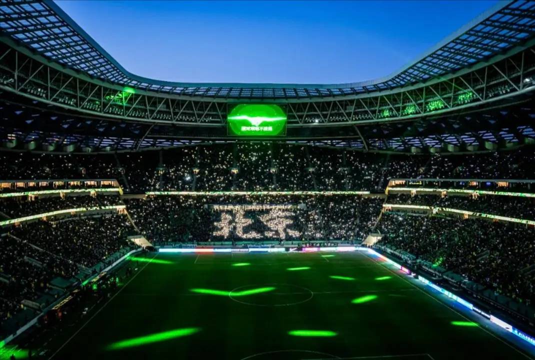 原创             北京国安爆雷，球队大巴贴封条被拖走，再次被列为被执行人，遭王大雷嘲讽