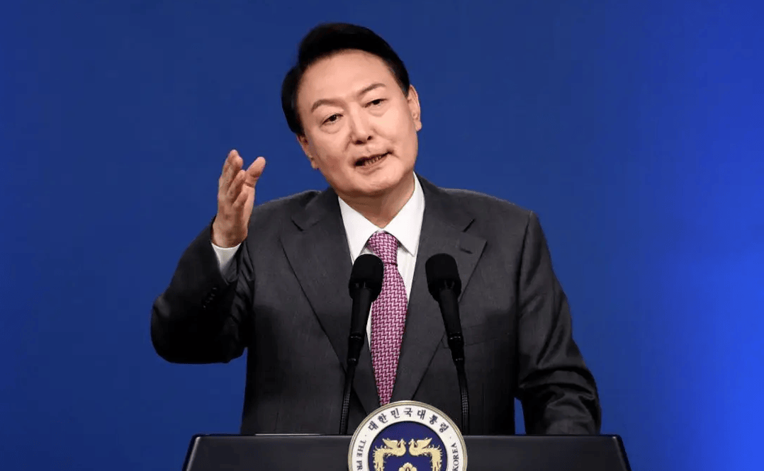 打破60年传统，李在明清洗保守派，韩军一把手换人，局势严峻