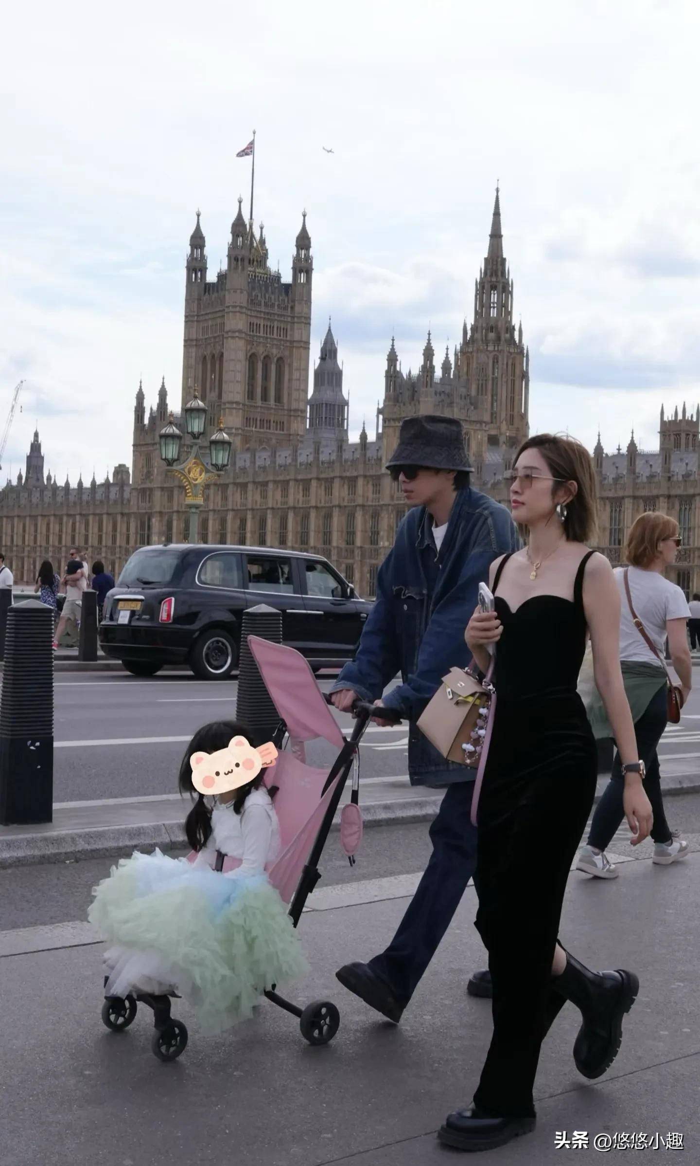 张若昀一家伦敦被偶遇！拉着女儿低头走，唐艺昕全程在躲镜头！