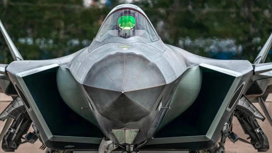 歼-20与F-35A东海上空“过招”：美军占不到便宜，只能灰溜溜离开