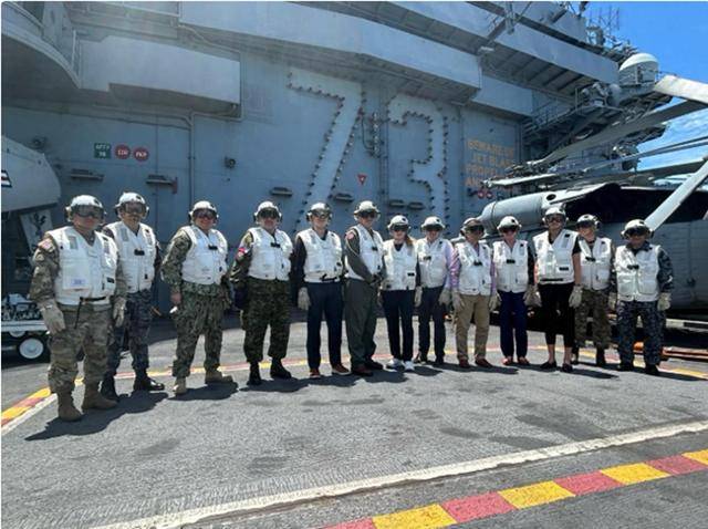 轰6K+歼16+054A合围，美航母南海秒怂，毛主席战略今天仍适用