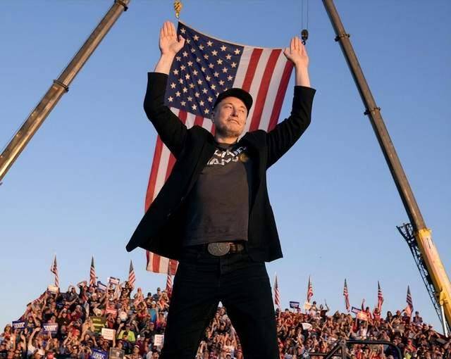 被特朗普指着鼻子骂，马斯克气不打一处来，一举曝光美国惊天丑闻