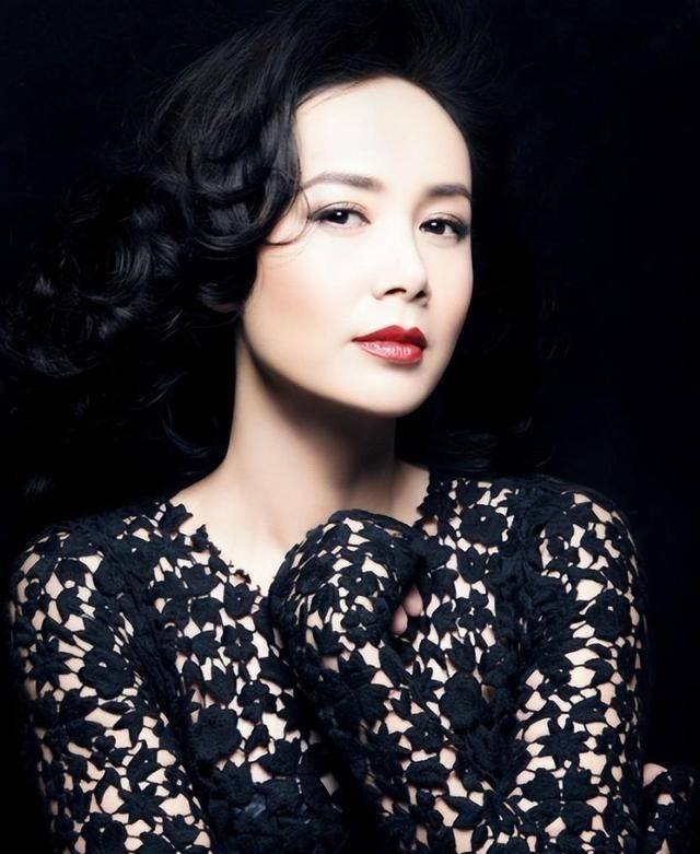 蒋雯丽的堕落，是整个演艺圈的“悲哀”，也是无法挽回的损失