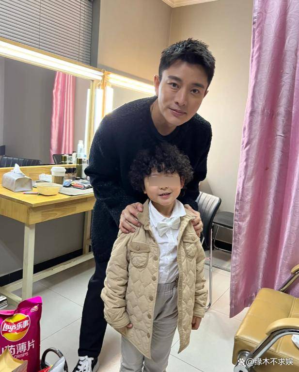 李小璐二胎风波牵连贾乃亮，男方被曝也有儿子，地位更超甜馨！