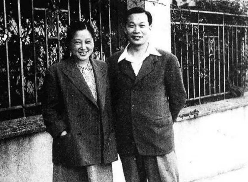 原创             钱三强到陕西，见一女人在扫厕所，激动大哭，你怎么在这里啊？