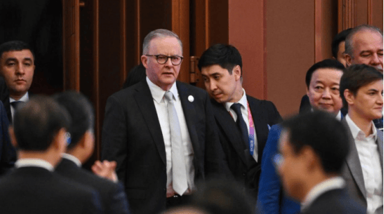 澳总理突然选边站队，对中国作出罕见承诺，澳大利亚已看透美“真面目”