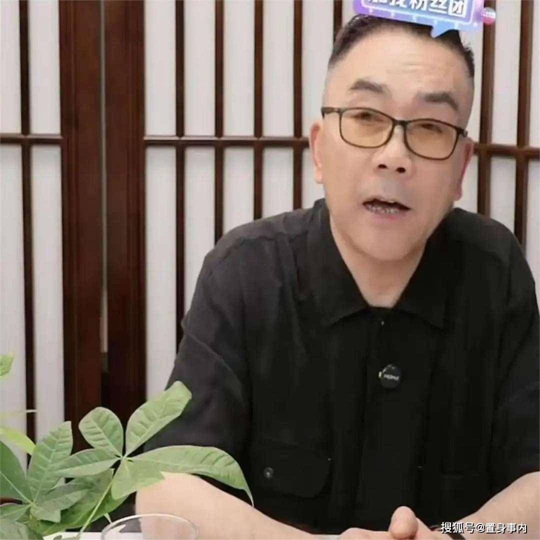 杨议不忍了？公开冯巩没到场内幕，晒曲艺协函证明，回应一切质疑