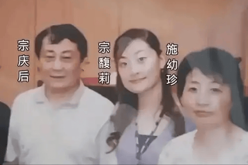 杜建英丈夫：并未离婚，两人婚姻持续至今，还生了一个儿子已36岁