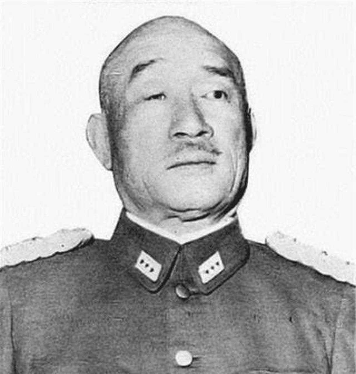 1937年,石原莞尔的军旅生涯迎来重大转折,他被调任为关东军副司令,然而