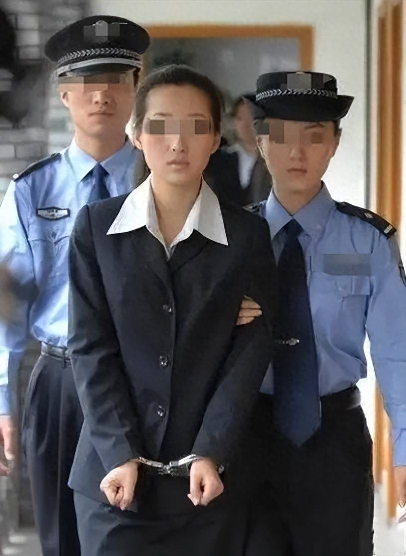 安徽女画家关玉梅被执行死刑前，拒绝吃断头饭，行刑时已四肢瘫软