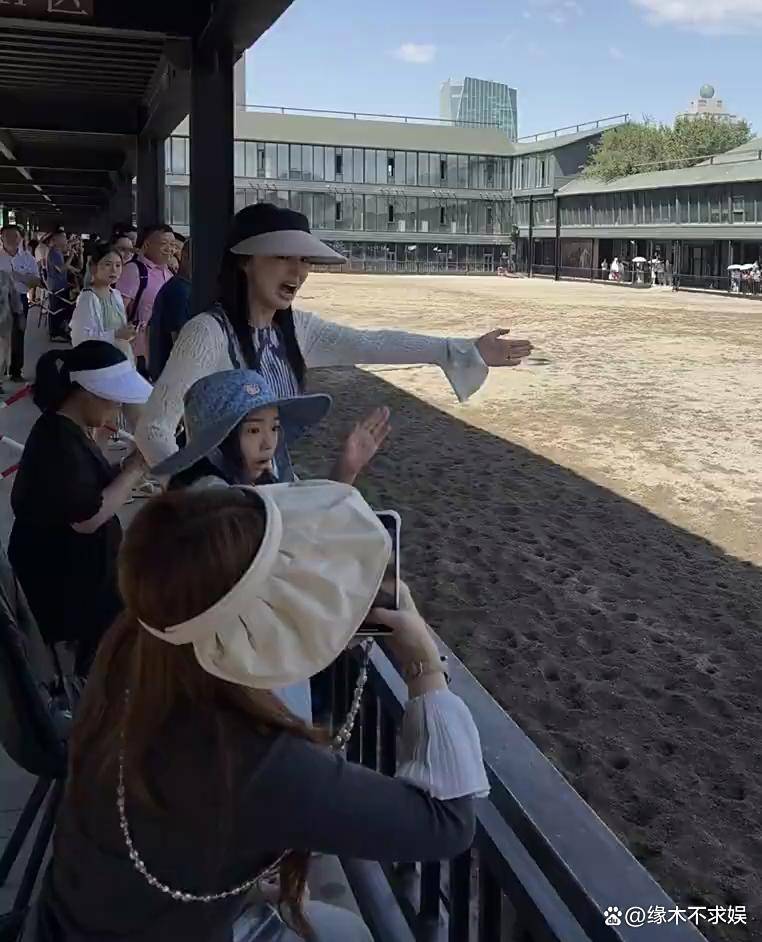 董璇婚后生活惹人担忧！分居也不愿女儿丈夫同住，张维伊早就表态！