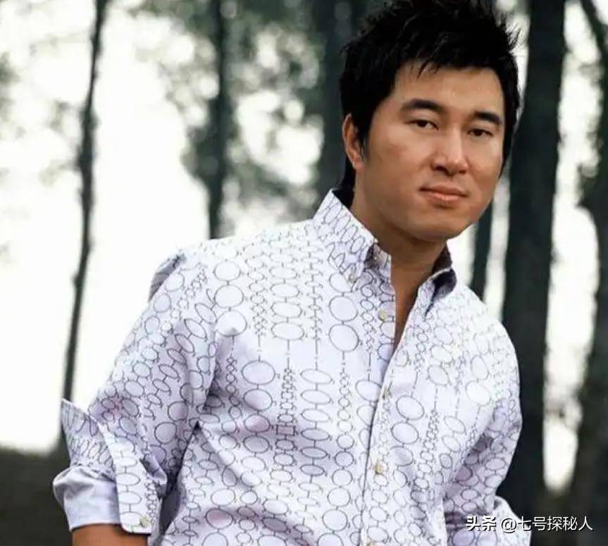 被丈夫满文军送进监狱，囚禁256天的李俐，为何出狱后7年才离婚？