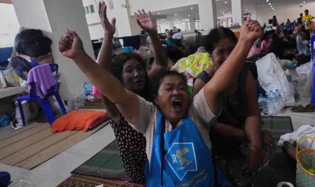 难怪会同意停战，泰柬谈判现场，中方的位置安排显深意，幕后高手坐镇中央
