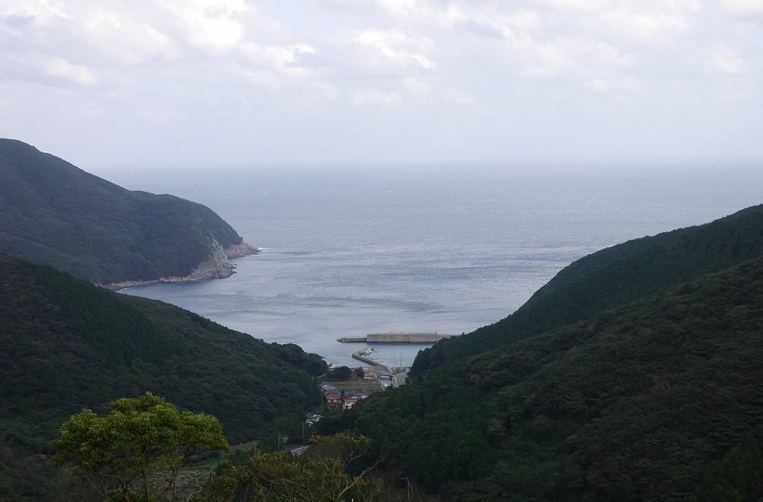 歼-20隐身穿越战略“咽喉”，挂弹训练数千里，三方面意义重大