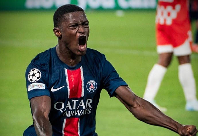 英格兰足球超级联赛巴萨第三！FIFA更新俱乐部排行榜利物浦第五皇马力压曼城