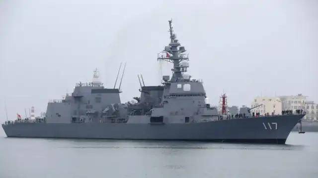 日媒爆料：中国海军130mm舰炮咆哮！强势驱离侵入的日本驱逐舰！