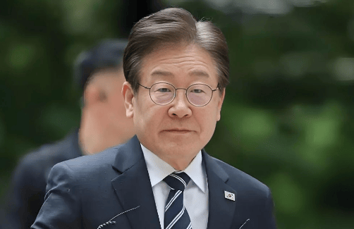前脚李在明大赦天下，后脚尹锡悦夫妇入狱，韩国现总统有仇必报