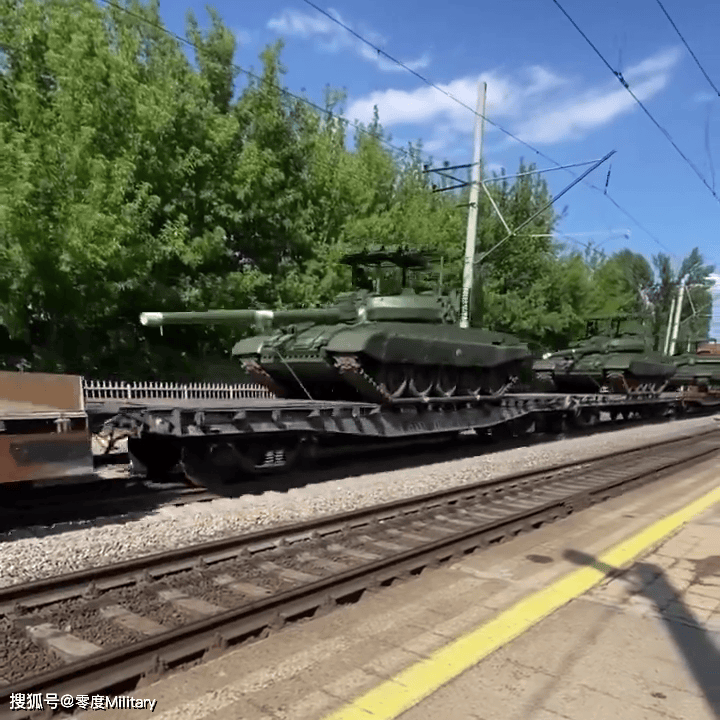损失惨重：俄罗斯装甲车辆消耗太大，T-62坦克被迫重返乌克兰战场