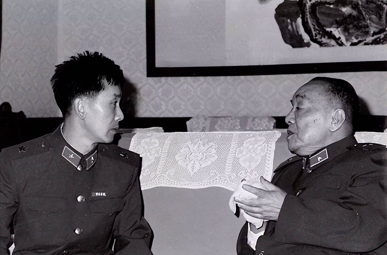 武汉军区撤销,司令员周世忠致电军委:我考虑退,这个人建议重用