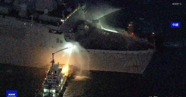 美军连遭3起重大事故，2万吨巨舰烧了12小时，台海这张牌还怎么打