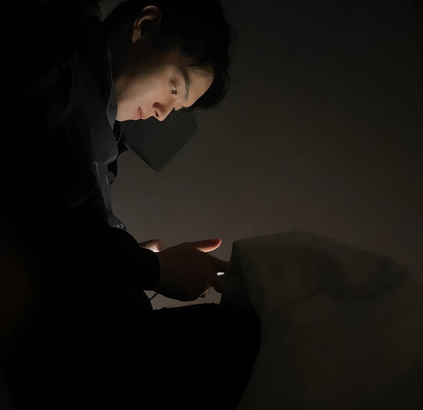 前女友曝许凯出轨，另一前女友也发声，曝许凯家暴，聊天记录被扒