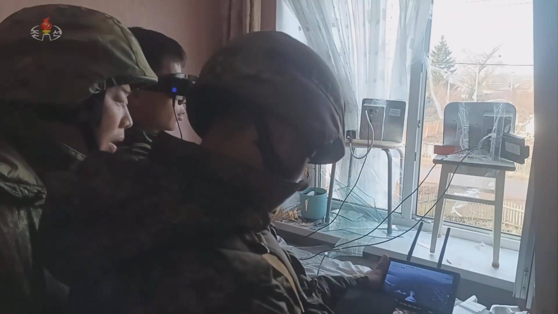 朝鲜兵坐山东猫突击，炸美国突击车，炸反地雷车，107火箭炮开火