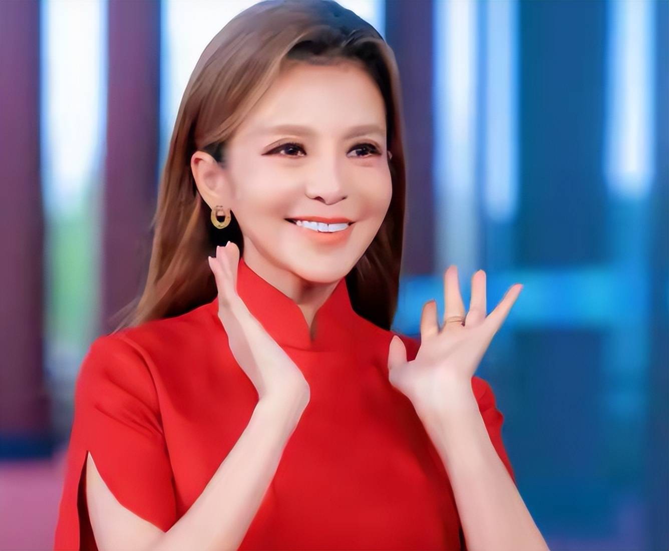 央视主持人朱迅近况曝光,生命终将结束,为何不勇敢面对生命