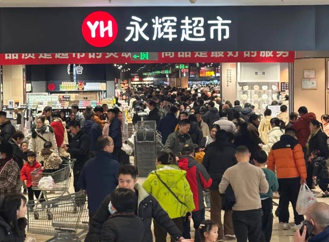 关店200家的“胖东来学徒”，交了份反面教材