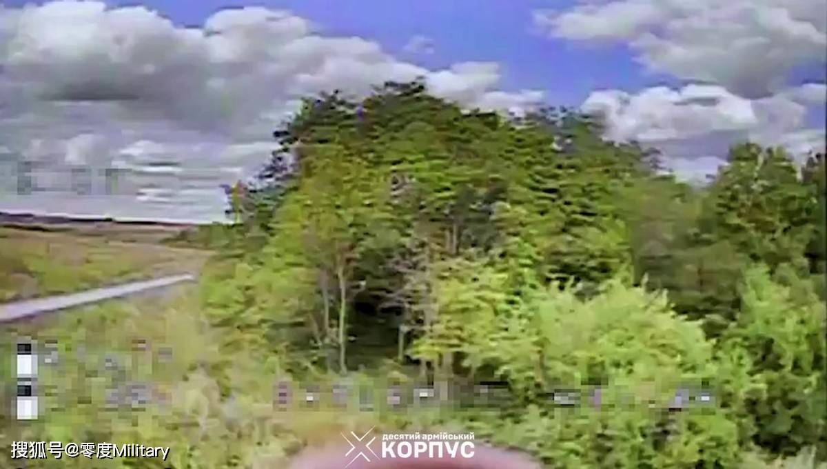 炮仗厂开工了？乌军摧毁哈尔科夫地区俄罗斯弹药库，引发巨大爆炸