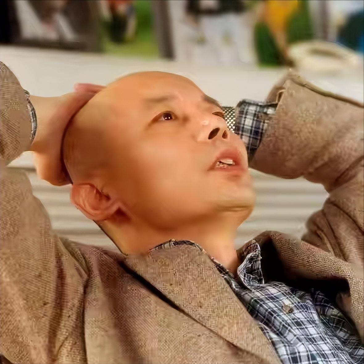 妹妹远在美国，父母双双离世，如今68岁的葛优现状如何了？