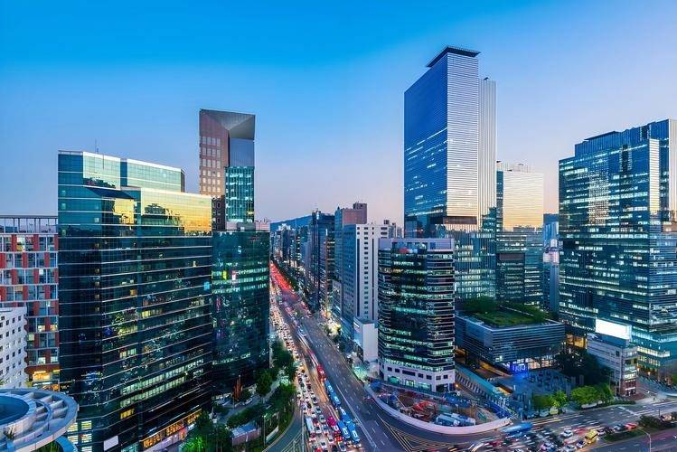 韩国总统不装了？见完特朗普后，李在明撕下伪装，宣布不再对华保持特殊关系，外交部回应意味深长