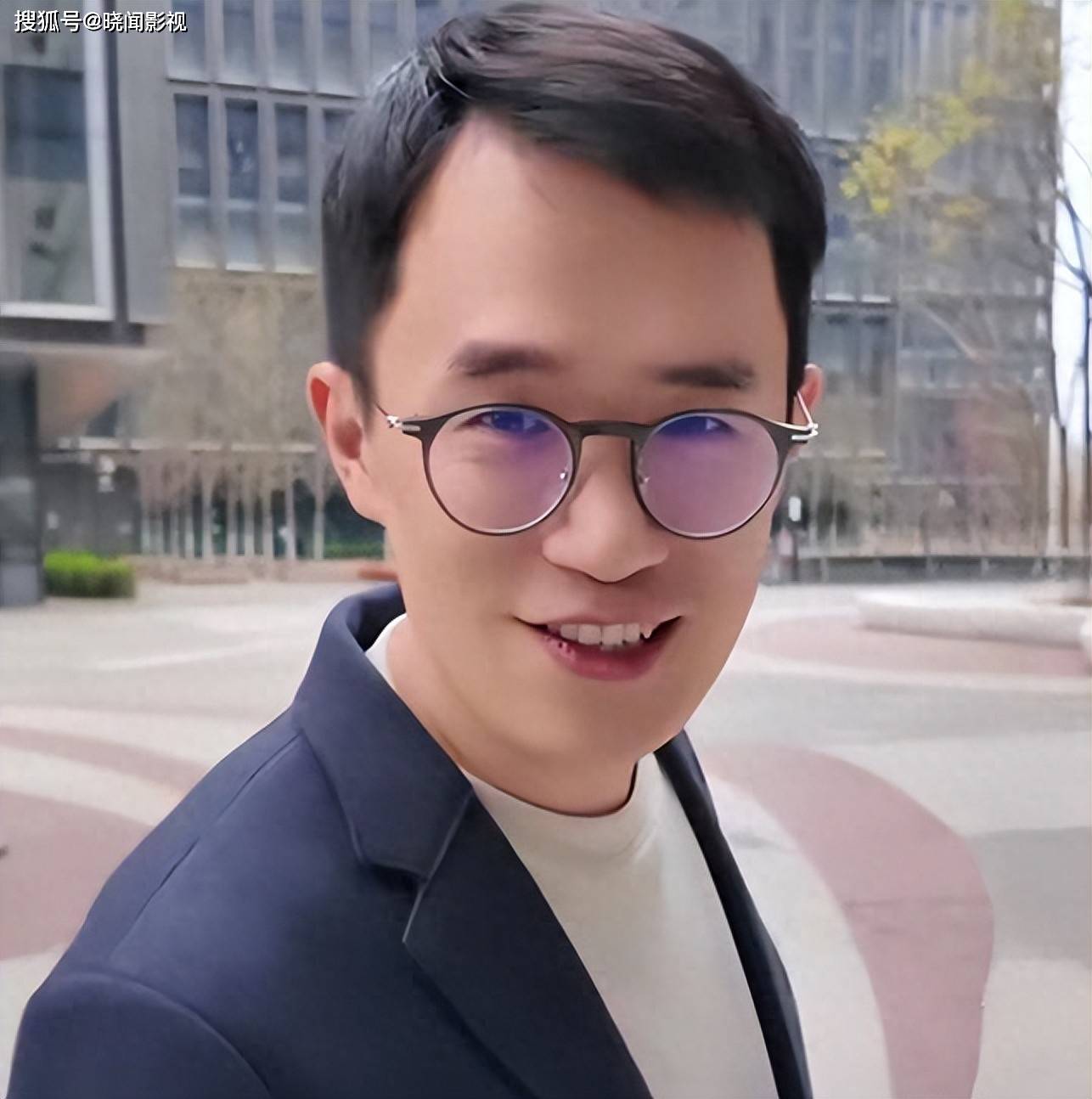 原创             被辞不到24小时，王腾担心的事发生了，真是一手好牌打得稀碎