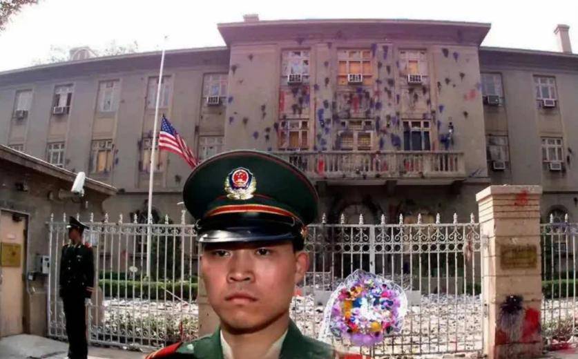 美国驻华大使馆大门口，为何是中国军人持枪站岗？一站就是50多年