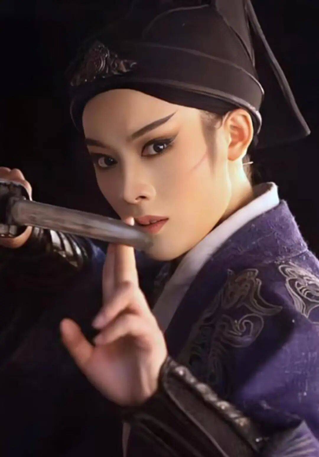 陈丽君顶替那尔那茜《镖人》演女一号！吴京冲35亿票房