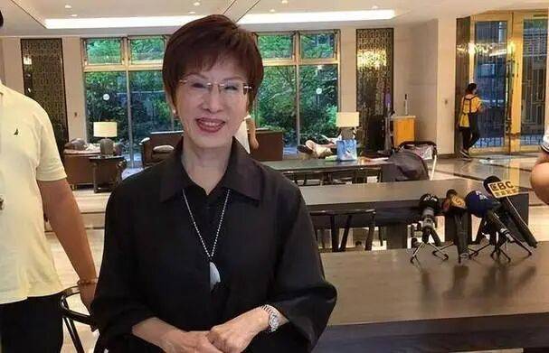 局势出乎意料，台当局改口称洪秀柱无罪，对没去北京的马英九下手